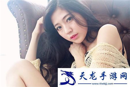 抬頭看鏡子里的接合處